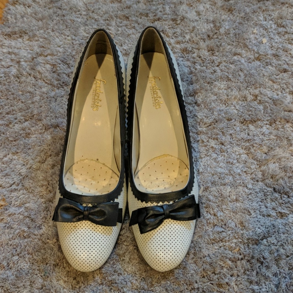 Heeled shoe